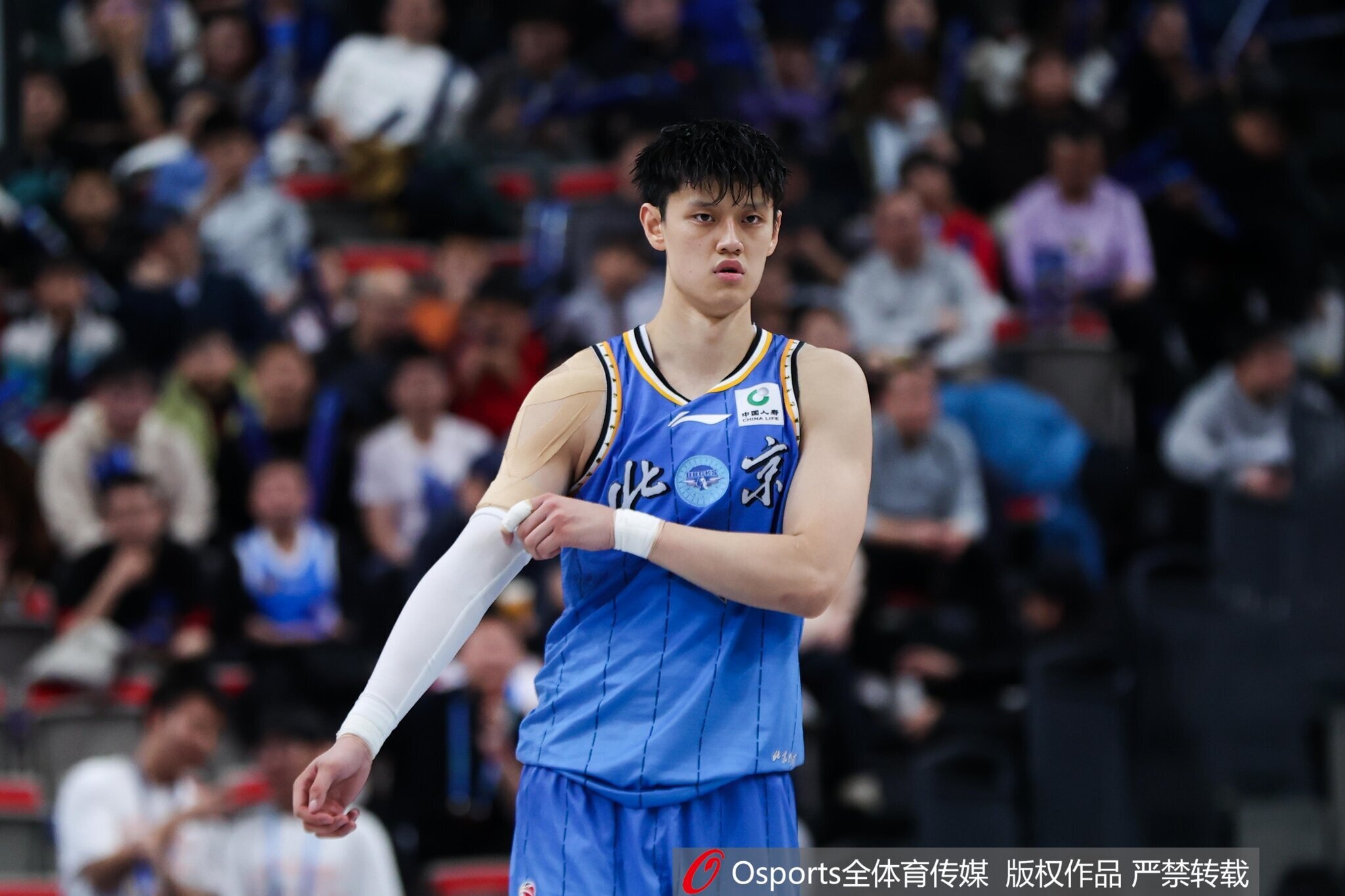 B体育登录-媒体人：广东G1忌惮北京内线 护筐差不停收缩给其他位置机会